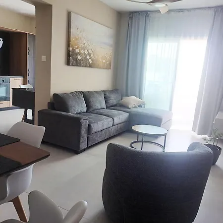 Sea View Floral - 2 Bedroom Appartement *