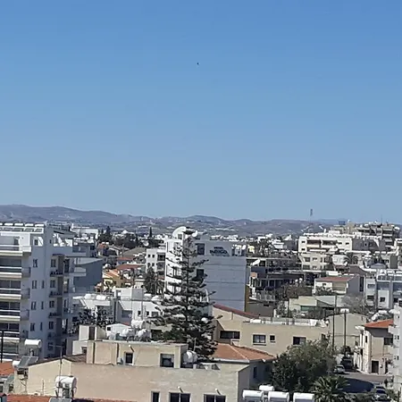 Sea View Floral - Swimming Pool- 2 Bedroom לרנקה
