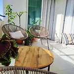 Sea View Floral - Swimming Pool- 2 Bedroom Appartamento Larnaca
