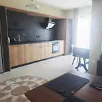 شقة Sea View Floral - Swimming Pool- 2 Bedroom لارنكا