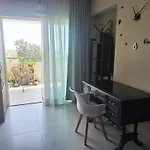 Sea View Floral - Swimming Pool- 2 Bedroom * لارنكا