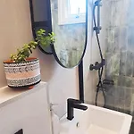 Sea View Floral - Swimming Pool- 2 Bedroom