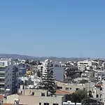 Sea View Floral - Swimming Pool- 2 Bedroom لارنكا