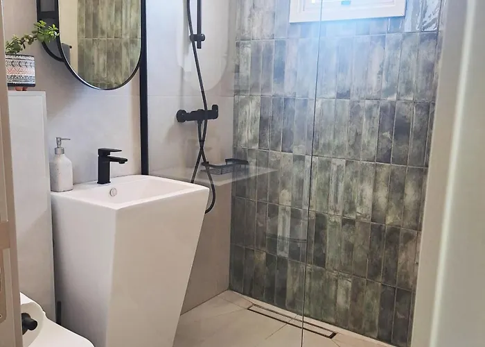 Sea View Floral - 2 Bedroom Larnaka