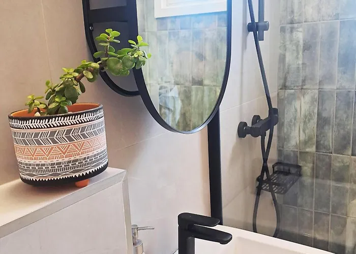 Sea View Floral Suite - Swimming Pool- 2 Bedroom